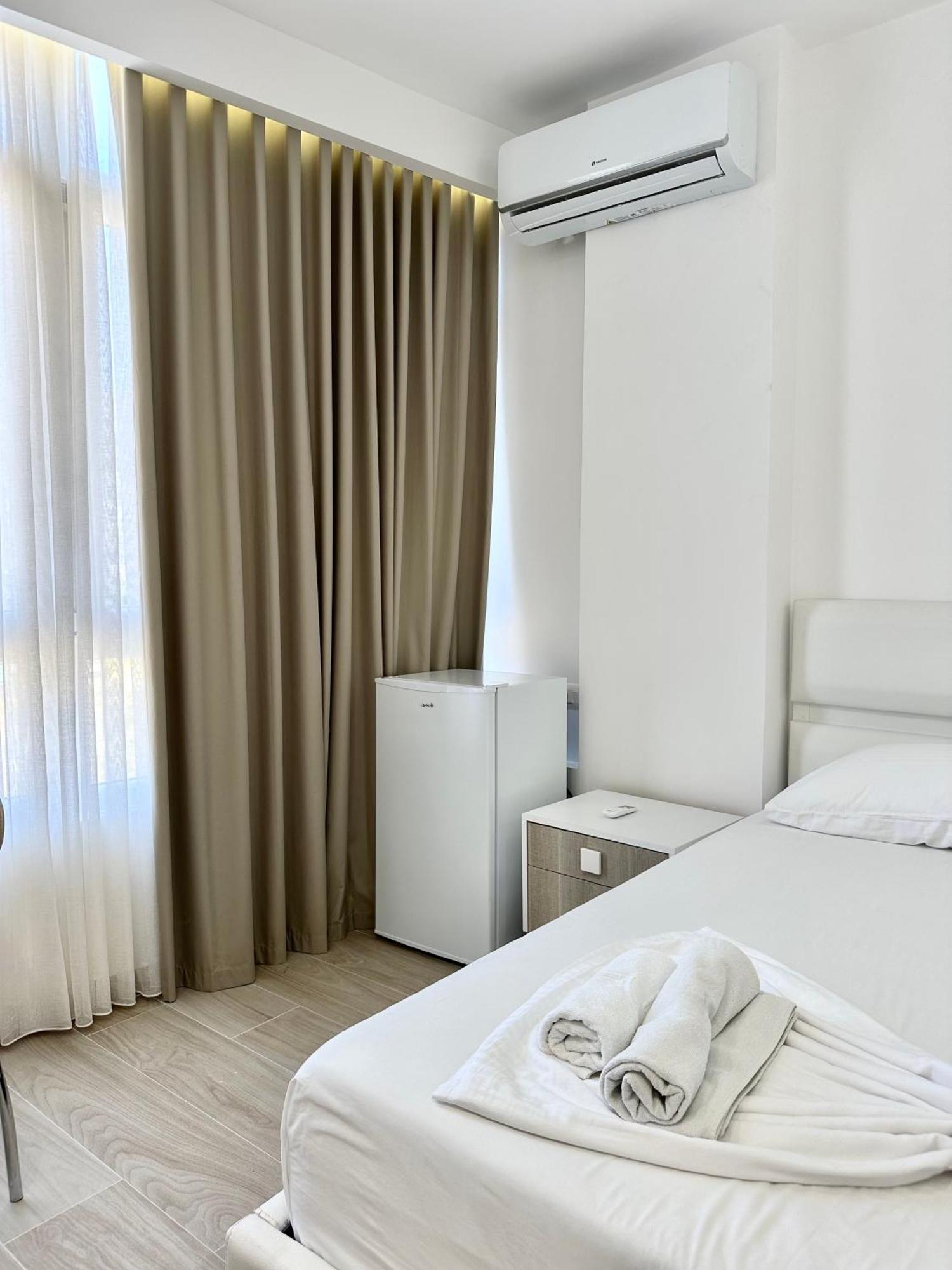 Al Mare Rooms Саранда Екстер'єр фото
