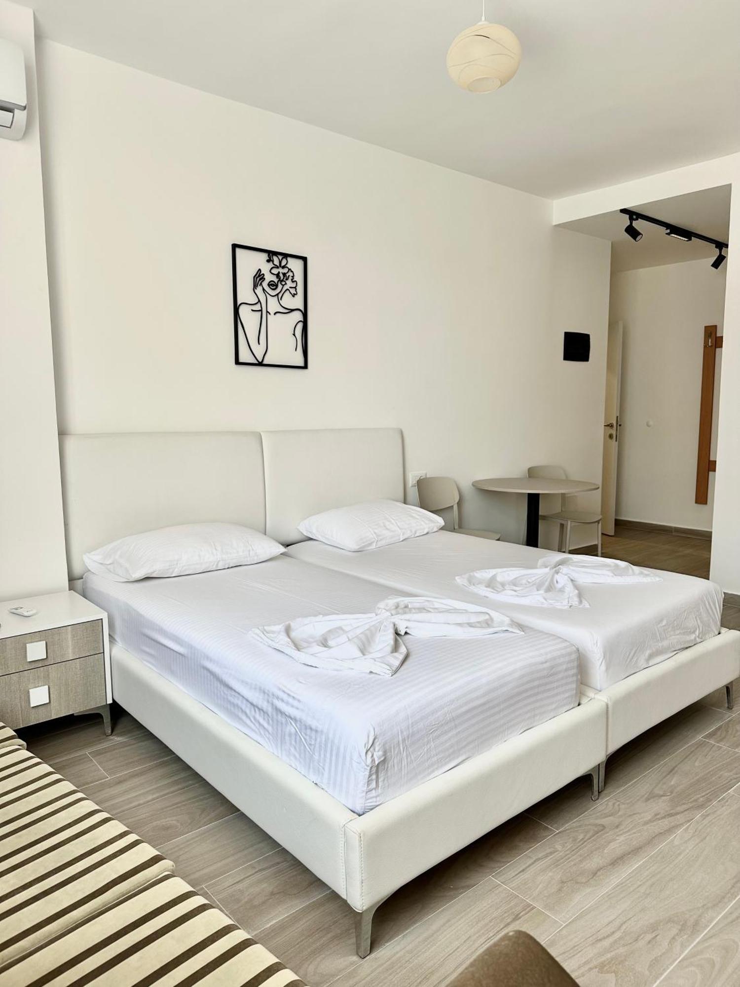 Al Mare Rooms Саранда Екстер'єр фото