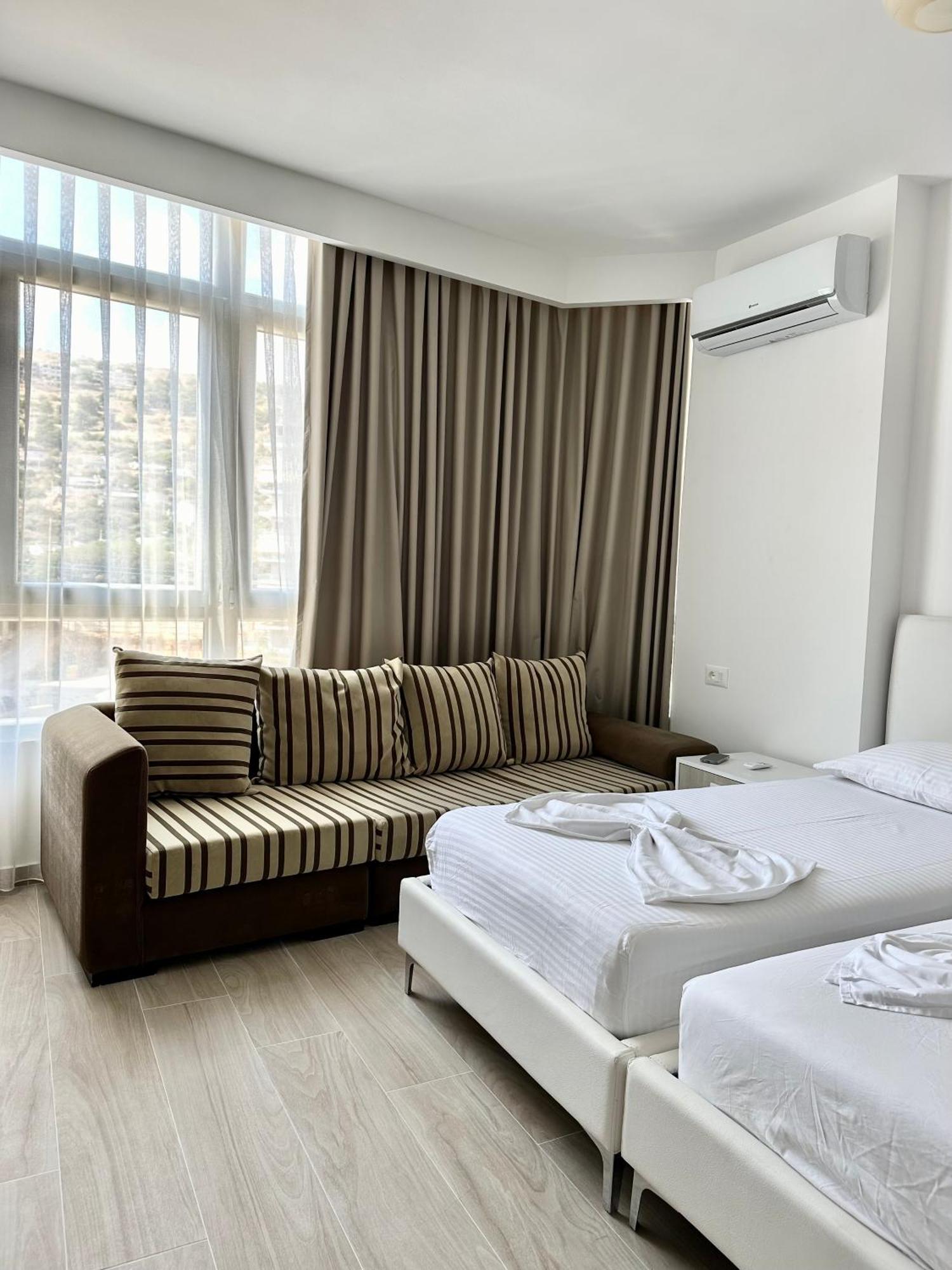 Al Mare Rooms Саранда Екстер'єр фото